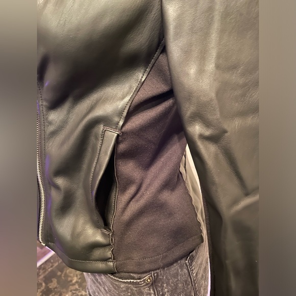 Women’s medium faux leather and stretch side zip up jacket - Picture 3 of 6